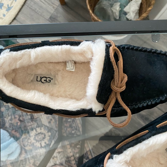 Ugg Dakota Moccasins Black excellent condition! Women’s size 8 - Picture 4 of 10
